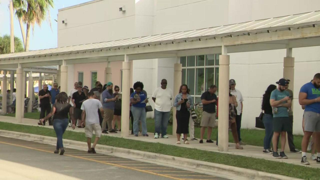 冲突升级!布劳沃德投票站又生事端,工作人员疑干扰竞选!